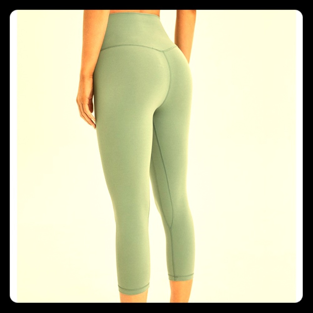 💓Astoria LUXE Max Support 3/4 Legging - Picture 2 of 5